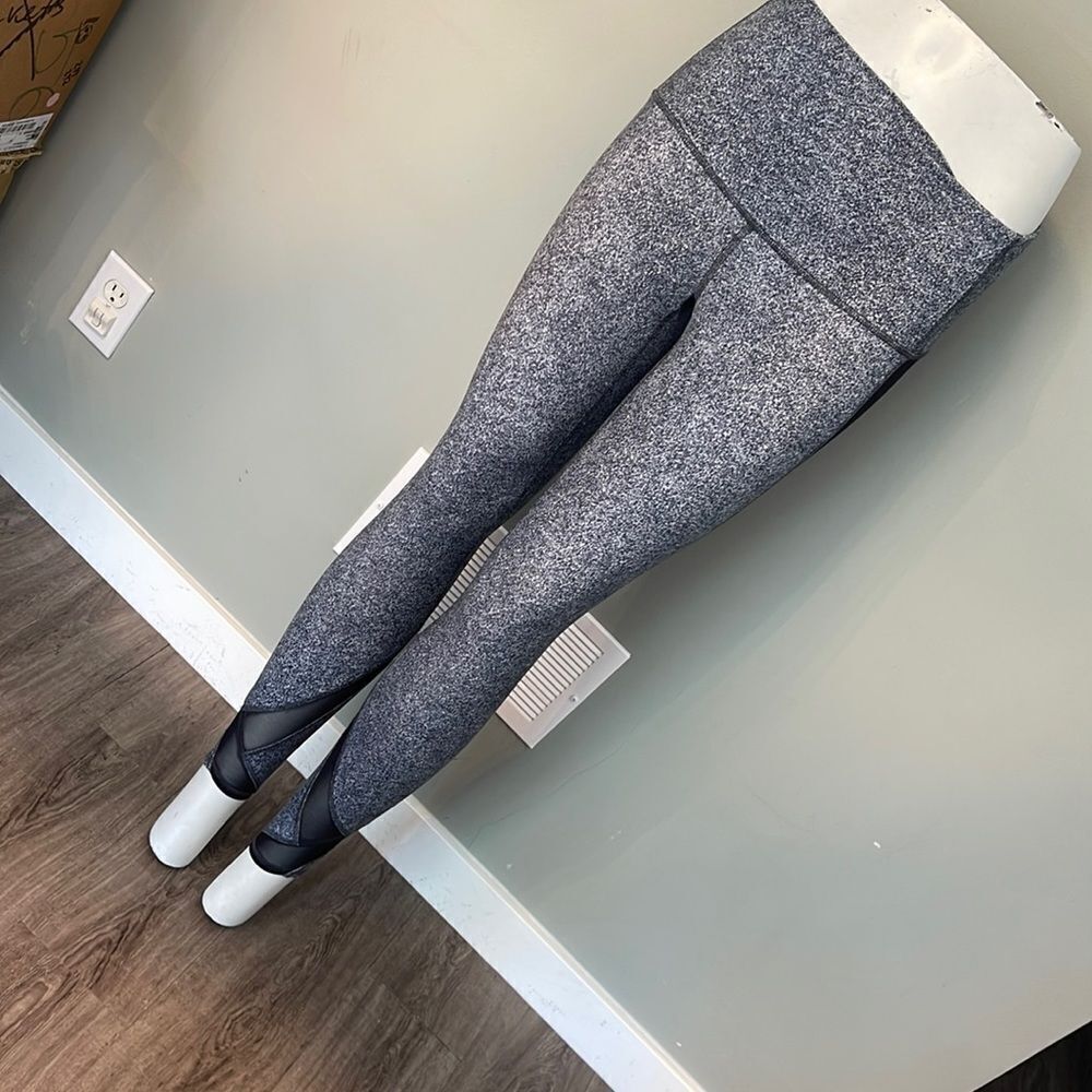 Lululemon size 6 leggings